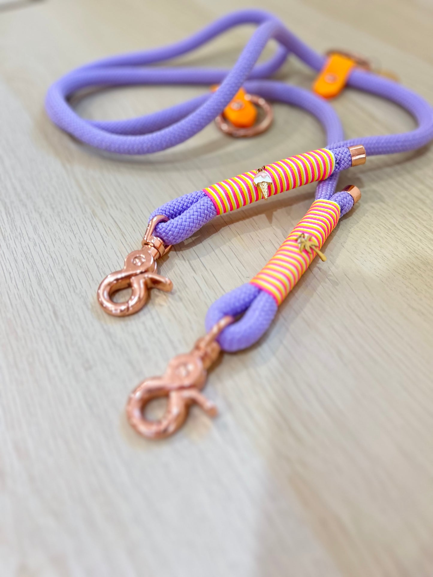 Hands-free rope leash
