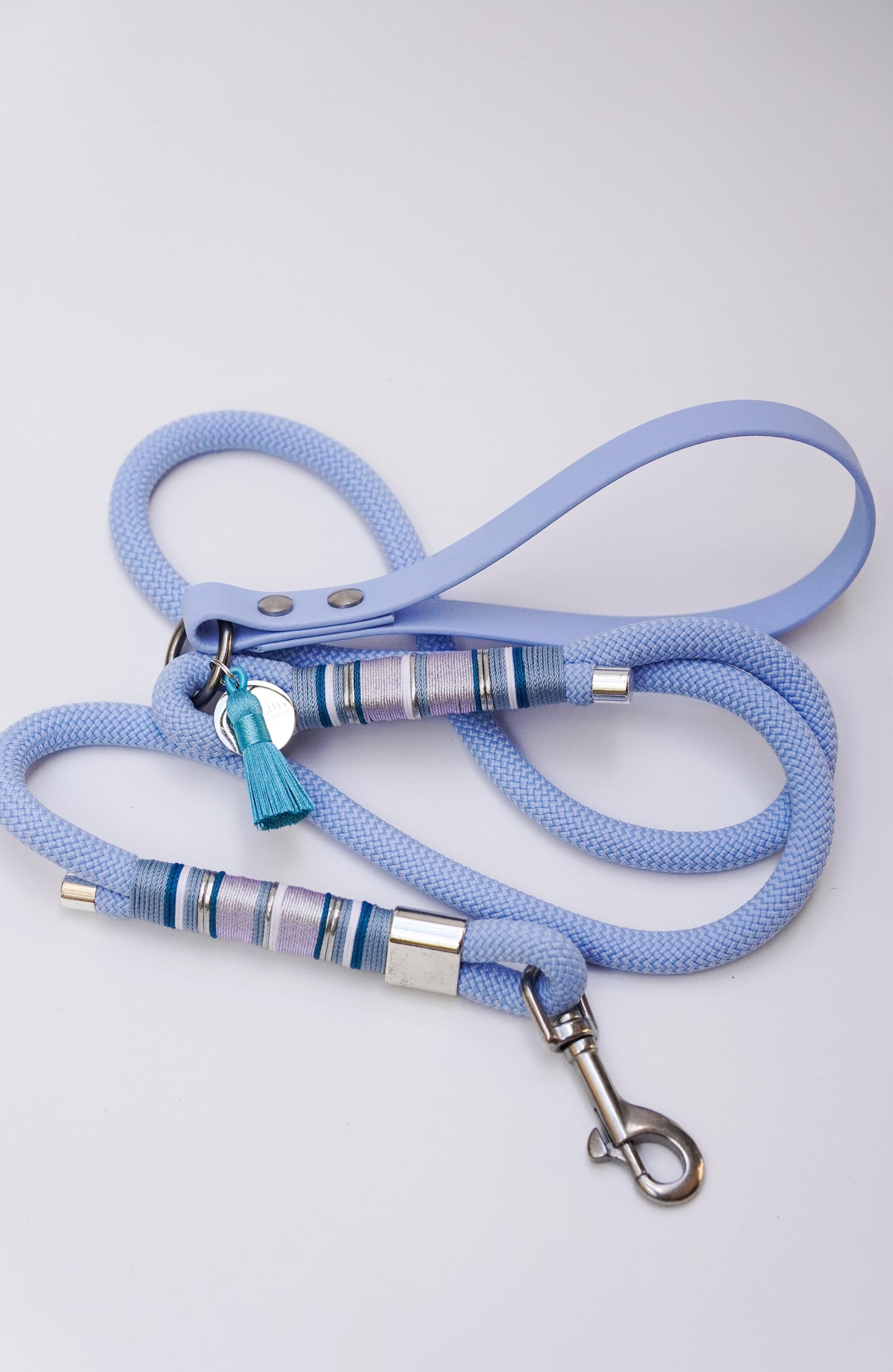 Blue rope leash